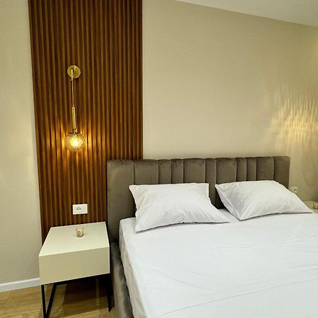 E&R Apartments At Myslym Shyri Tirana Eksteriør billede