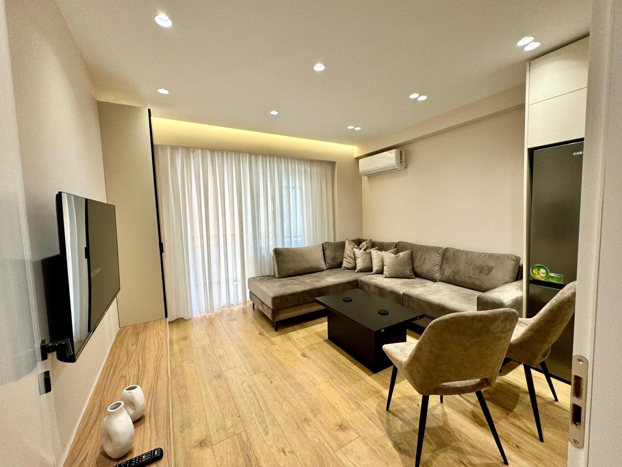 E&R Apartments At Myslym Shyri Tirana Eksteriør billede
