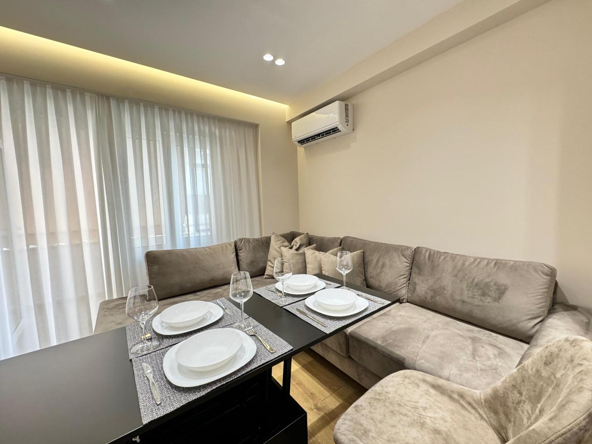 E&R Apartments At Myslym Shyri Tirana Eksteriør billede