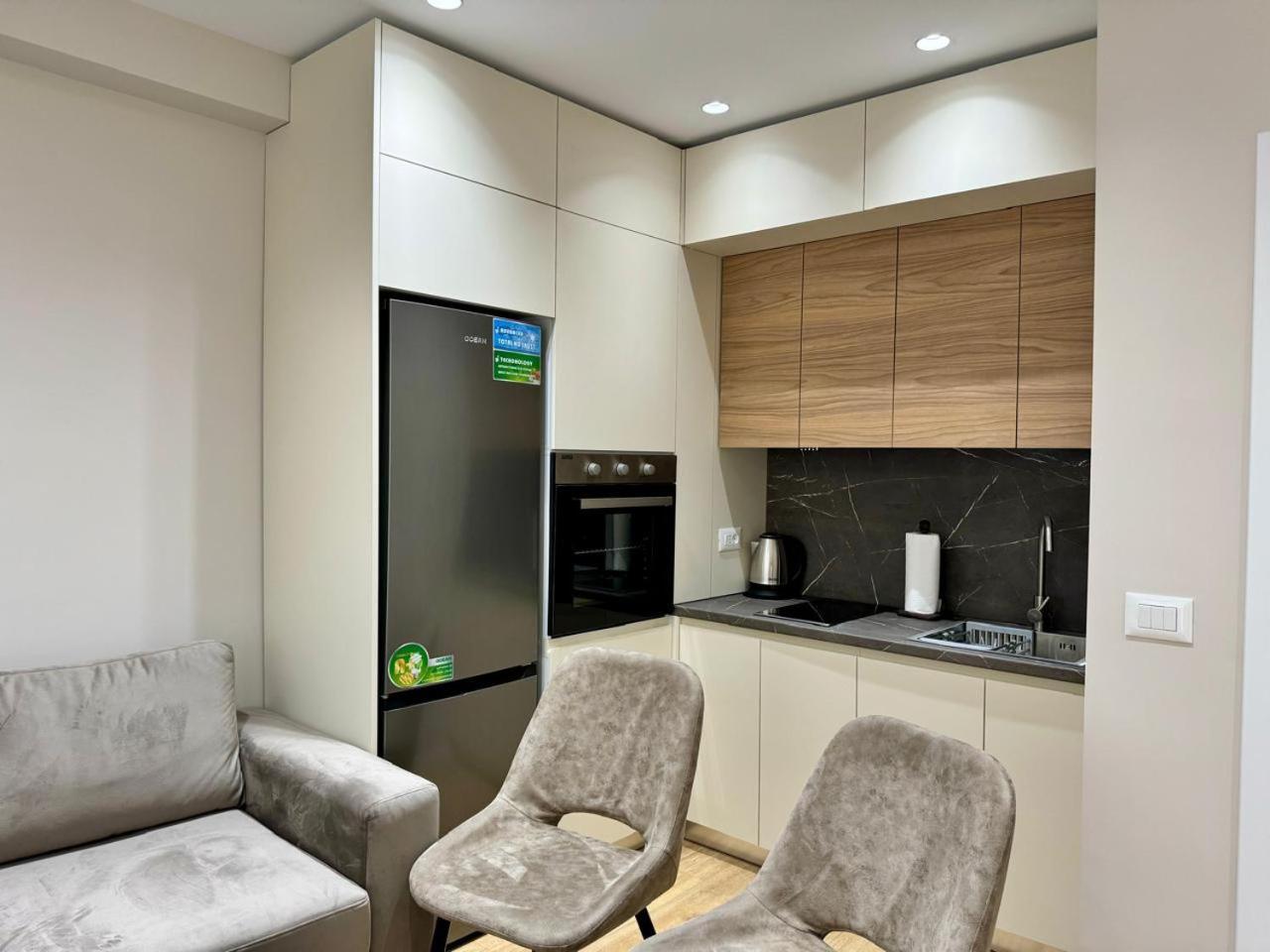 E&R Apartments At Myslym Shyri Tirana Eksteriør billede