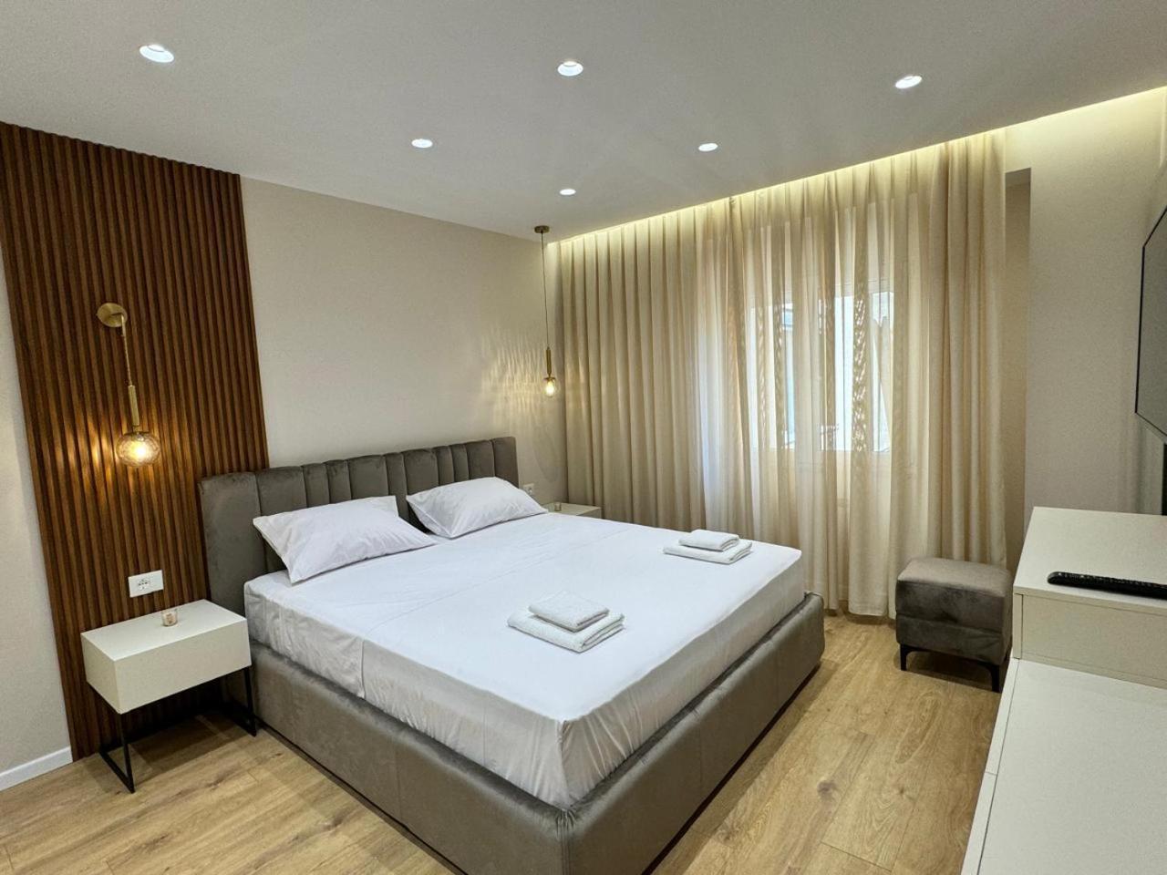 E&R Apartments At Myslym Shyri Tirana Eksteriør billede