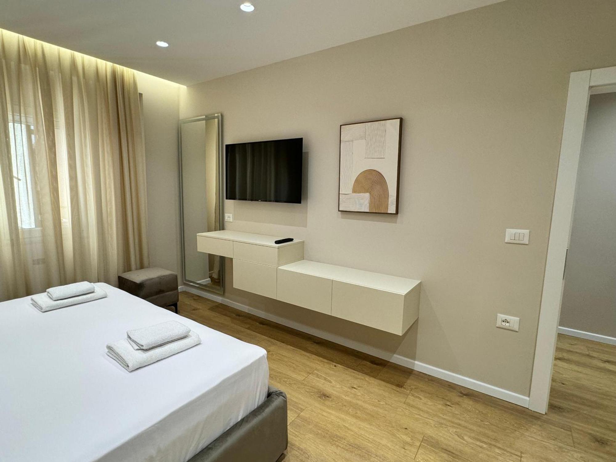 E&R Apartments At Myslym Shyri Tirana Eksteriør billede