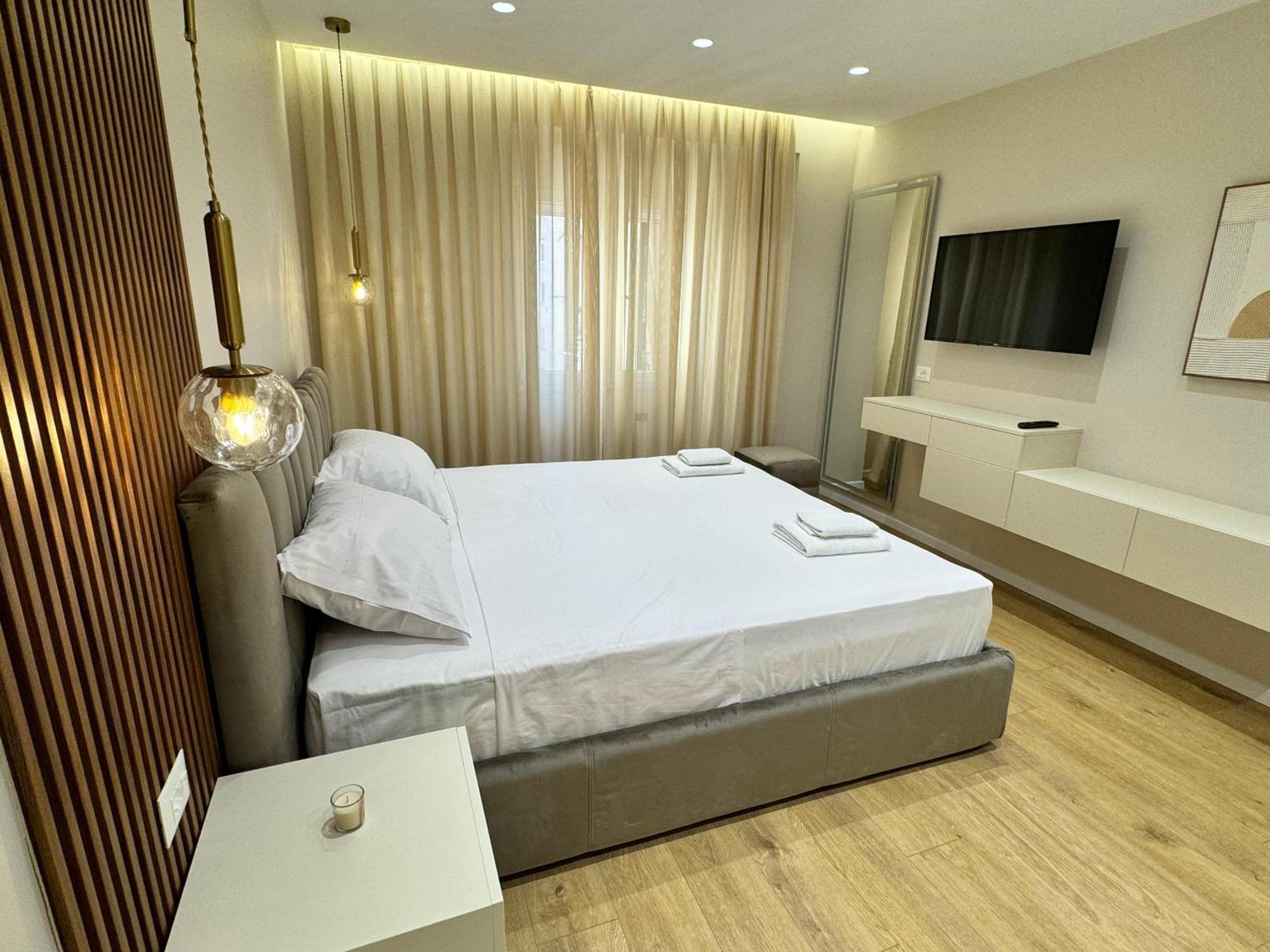 E&R Apartments At Myslym Shyri Tirana Eksteriør billede