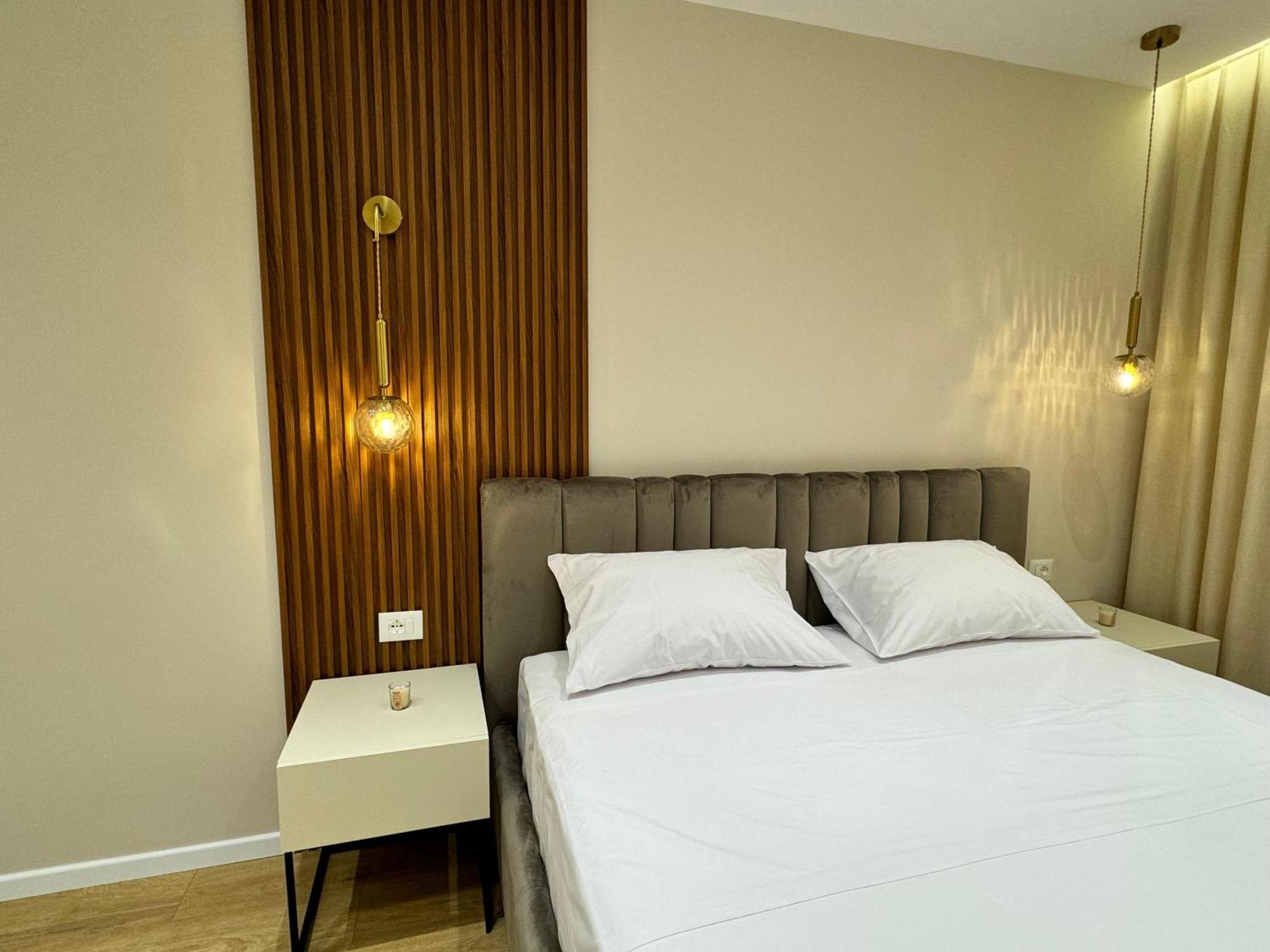 E&R Apartments At Myslym Shyri Tirana Eksteriør billede