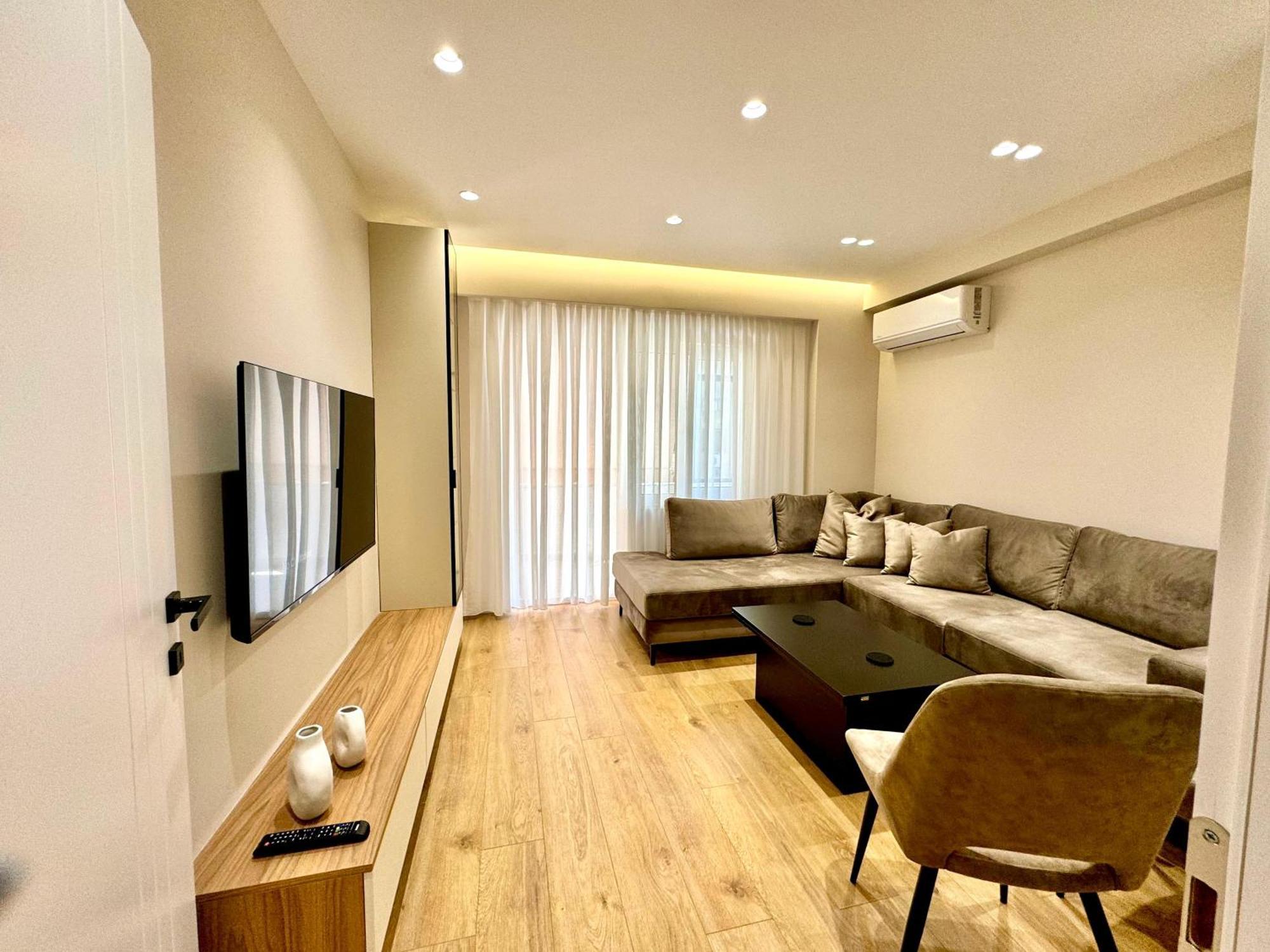 E&R Apartments At Myslym Shyri Tirana Eksteriør billede
